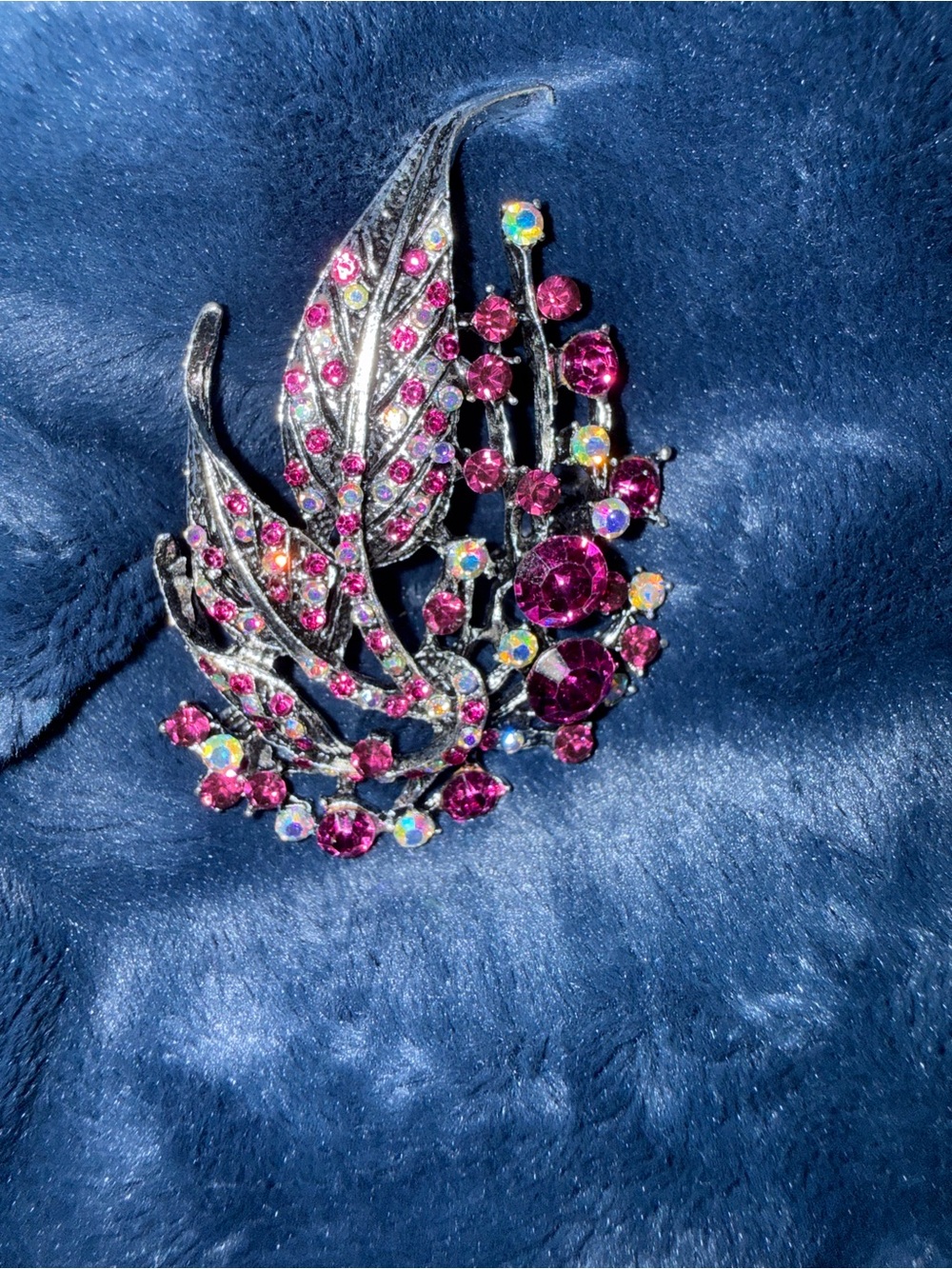 Brooch Vintage-Style Pink Crystal Leaf Silver Toned Pin #12